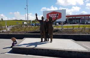 Kur yra „Barack Obama Plaza” Airijoje?