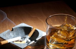 Lietuvoje paruoštas planas branginti alkoholį, cigaretes, kaitinamąjį tabaką – kainos didėtų kasmet