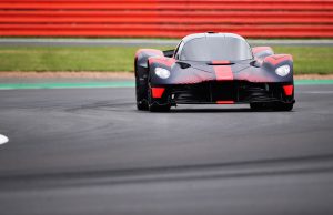 „Aston Martin Valkyrie“ – „Formulės – 1“ technologijos serijiniame automobilyje