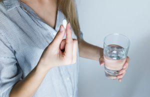 Mano mamai diagnozavo Alzhaimerio ligą. Ar galiu ką nors padaryti, kad apsaugočiau ją ateityje?