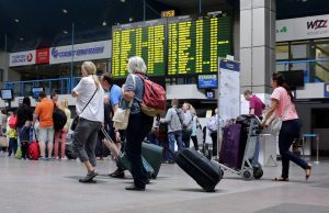 Atsakė, kur keliauja oro uoste pamesti daiktai: nesuskubus atsiimti, teks išpirkti iš valstybės