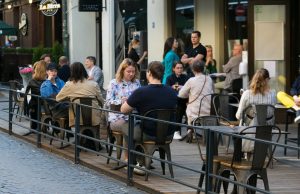 Nuo šeštadienio – dar vienas pokytis neturintiems galimybių paso: keičiasi maisto išsinešimui atsiėmimo tvarka