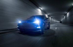 „Aston Martin DBX707“ – galingiausias prabangus SUV