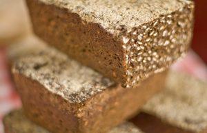 Gydytoja dietologė įvardijo sveikatai palankią duonos sudėtį: atsisakyti jos nereikia, svarbiausia – saikas (receptas)