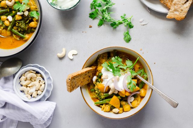 Vegan,Chickpea,Stew,With,Beans,,Sweet,Potato,,Spinach,Garnished,With