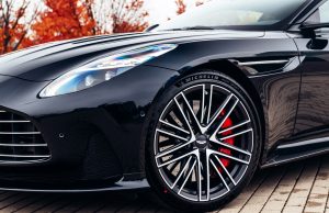 Lietuviai jau gali išbandyti „Aston Martin DB12“