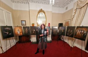 Senovės lietuvių dievai ir deivės atgyjo Dubline: vaizduojamojo meno portretų fotografės istorinis debiutas Lietuvos Ambasadoje Airijoje